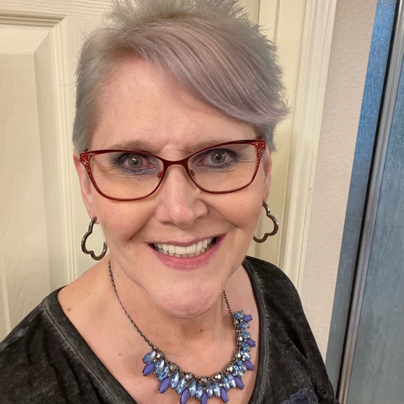 Meet your Posher, Terri - Picture 2 of 5